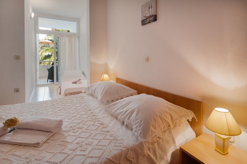 شقة House Marta Baška Voda الغرفة الصورة