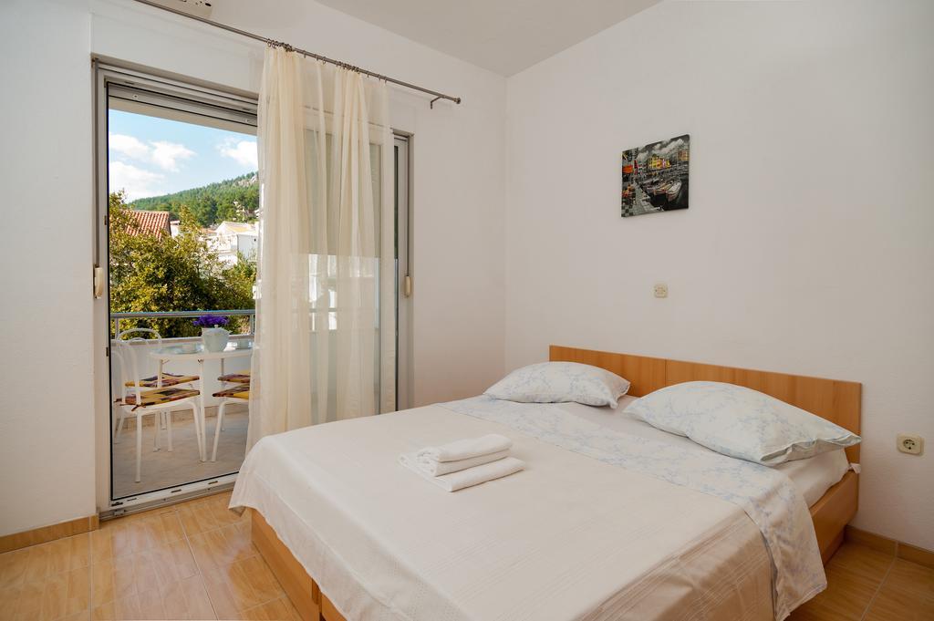 شقة House Marta Baška Voda الغرفة الصورة
