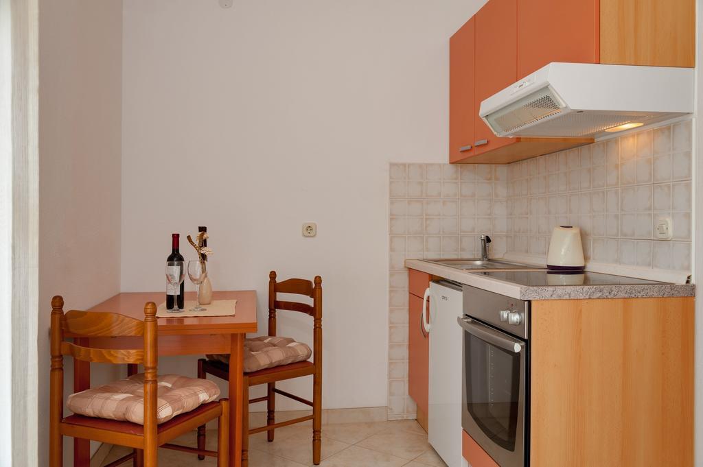 شقة House Marta Baška Voda الغرفة الصورة
