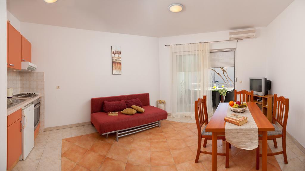 شقة House Marta Baška Voda الغرفة الصورة