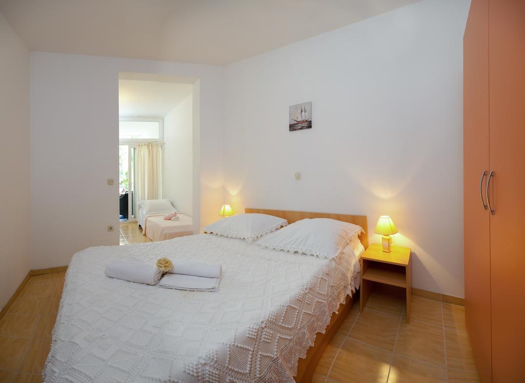 شقة House Marta Baška Voda الغرفة الصورة